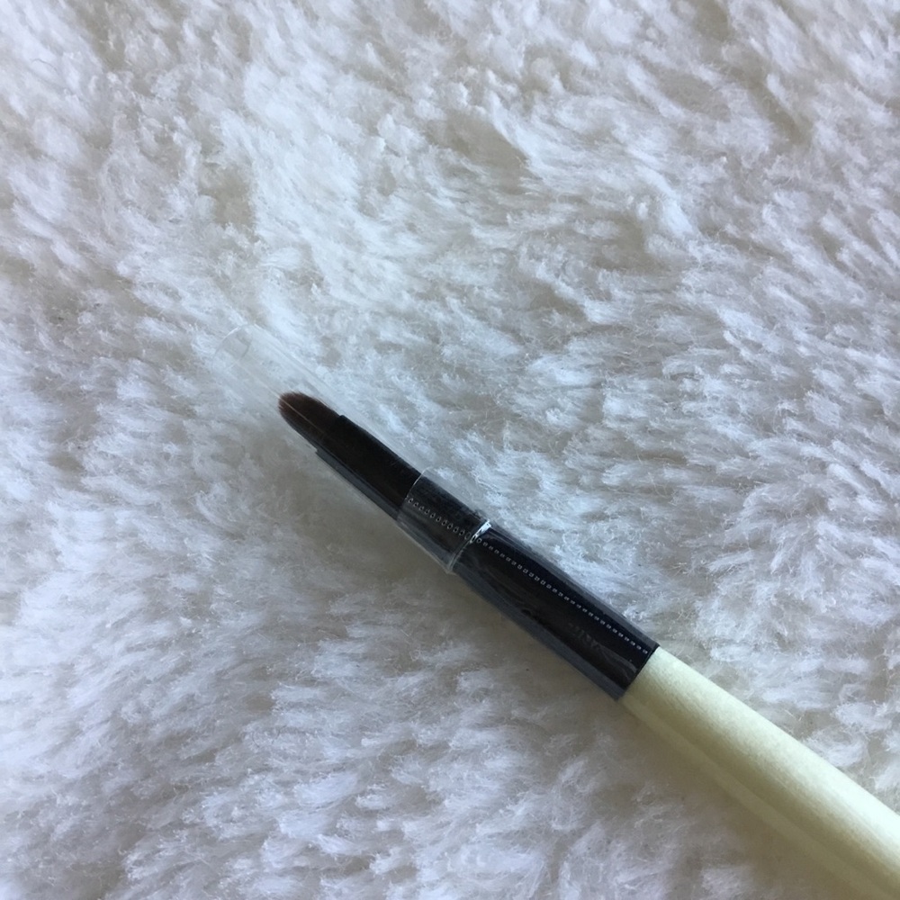 Bobbi Brown Ultra Fine Eyeliner Brush - Picture 13 of 13